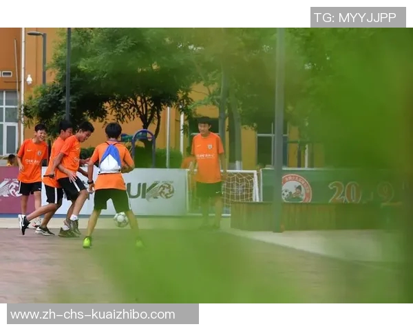 足球小帅的成长之路与梦想追逐：从青涩少年到绿茵场上的闪耀明星